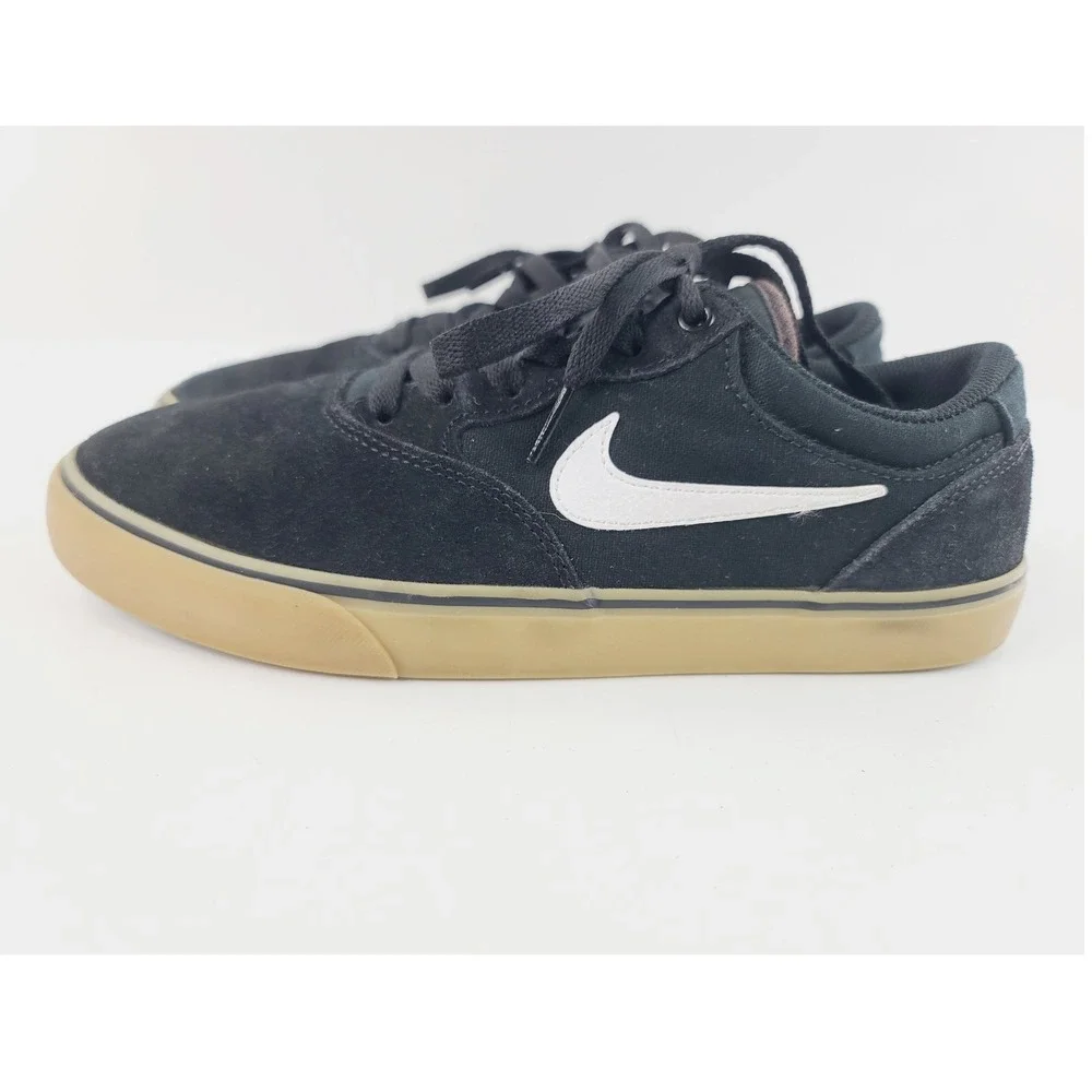 Nike Lace Up Low Top Suede / Canvas/ Rubber Skate Shoes Sneaker Men Size 8 Black